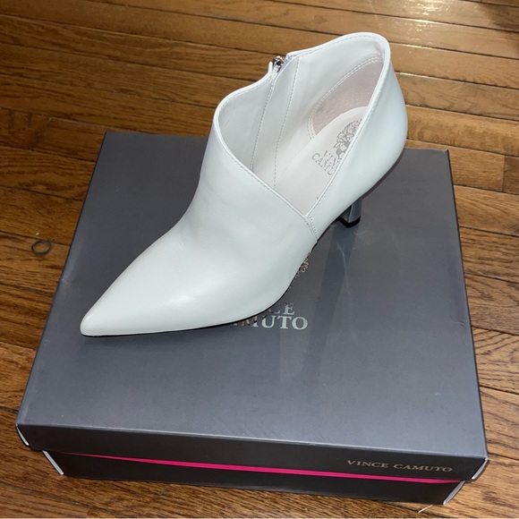 Vince Camuto Creamy White Zenith Tannido Pointed Toe Bootie Women’s Size 9 - Picture 3 of 12